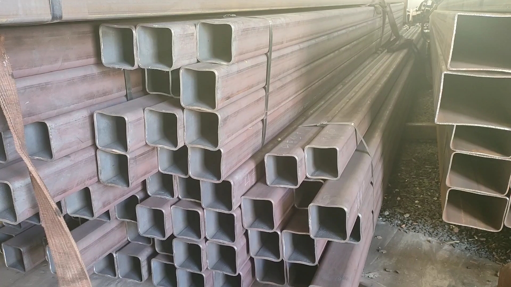 聊城16Mn厚壁無縫方管在冷彎型鋼領(lǐng)域的應(yīng)用與優(yōu)勢